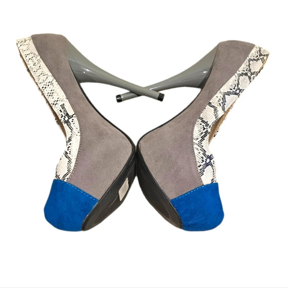 NWT Qupid Gray Velvet Heels - Picture 3 of 6